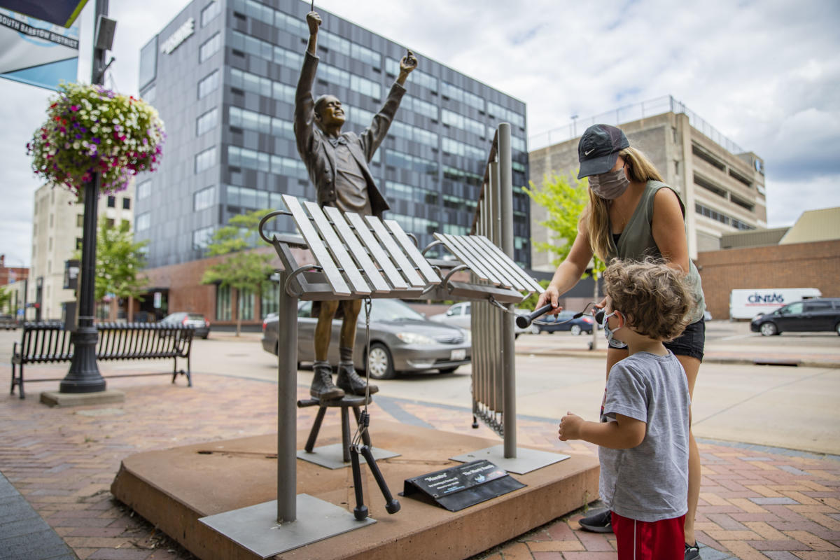 Eau Claire Sculpture Tour 2022 Map