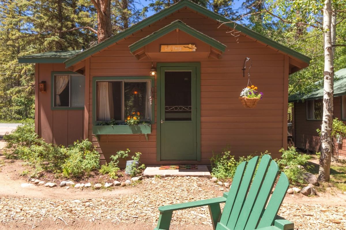 River Spruce Cabins