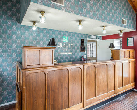 Bayside Inn & Suites