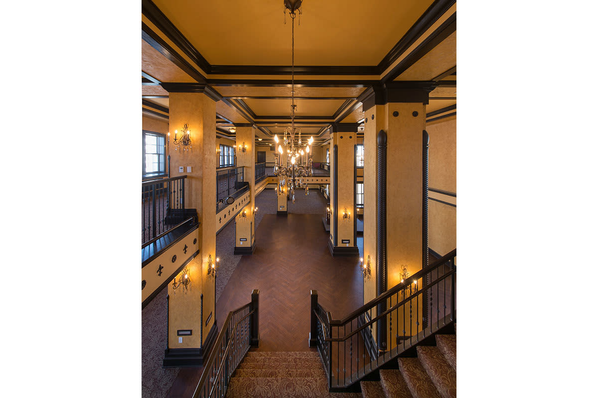 Rent the Fort Wayne Embassy Theatre