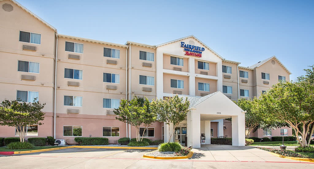 Fairfield Inn Amp Suites By Marriott University Fort Worth