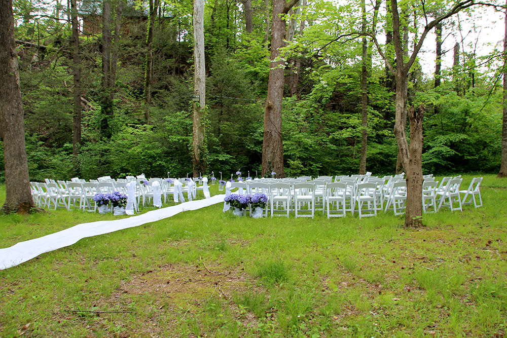 Above the Mist Wedding Chapel and Services Gatlinburg, TN 37738