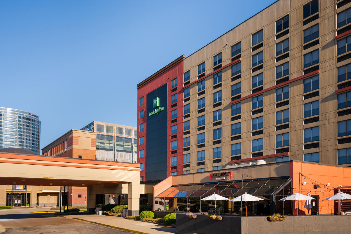 grand rapids lodging downtown