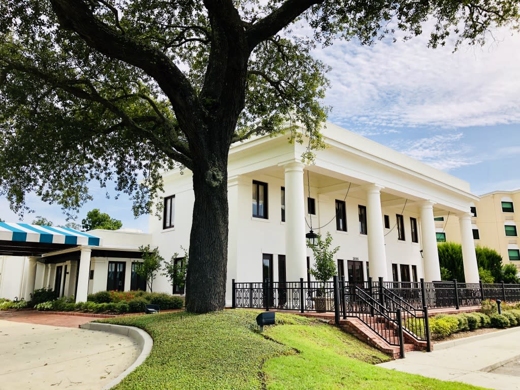 White Pillars Restaurant Biloxi, MS 39530