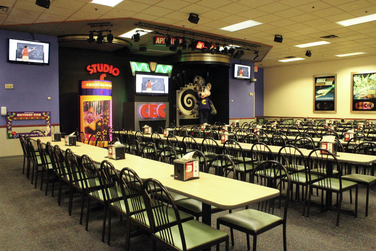 Chuck E Cheese S