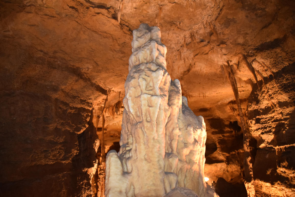 https://assets.simpleviewinc.com/simpleview/image/fetch/c_limit,q_75,w_1200/https://assets.simpleviewinc.com/simpleview/image/upload/crm/huntingdoncountypa/Lincoln-Caverns_ecsDSC_7402_86fe_e140e0ab-ef9f-3472-a16b212244d1ce8e.jpg