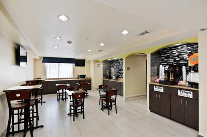 Super 8 Motel Dfw North Irving Tx 75063