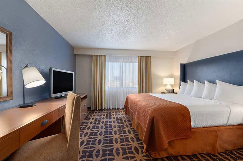 Emby Suites Dfw Airport South