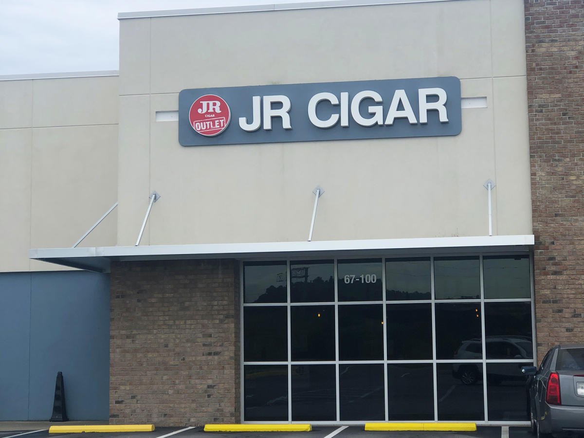 JR Cigar Outlet