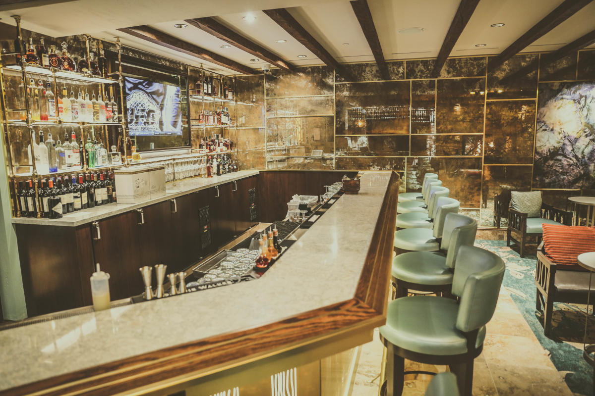L Bar L Auberge