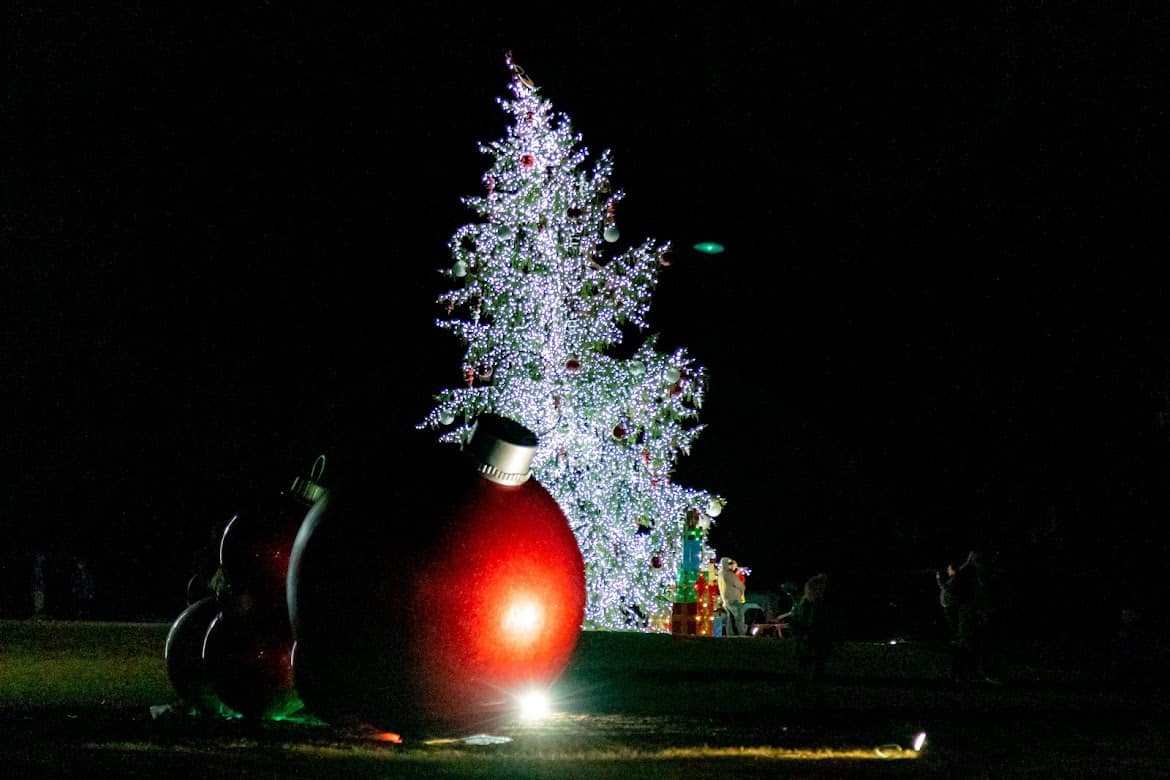 Braddock's Inn Light up Night