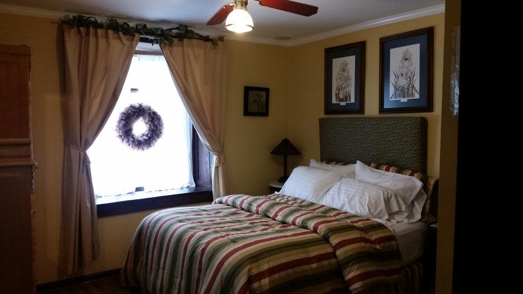 Stone Manor Bed & Breakfast Lovettsville, VA 20180
