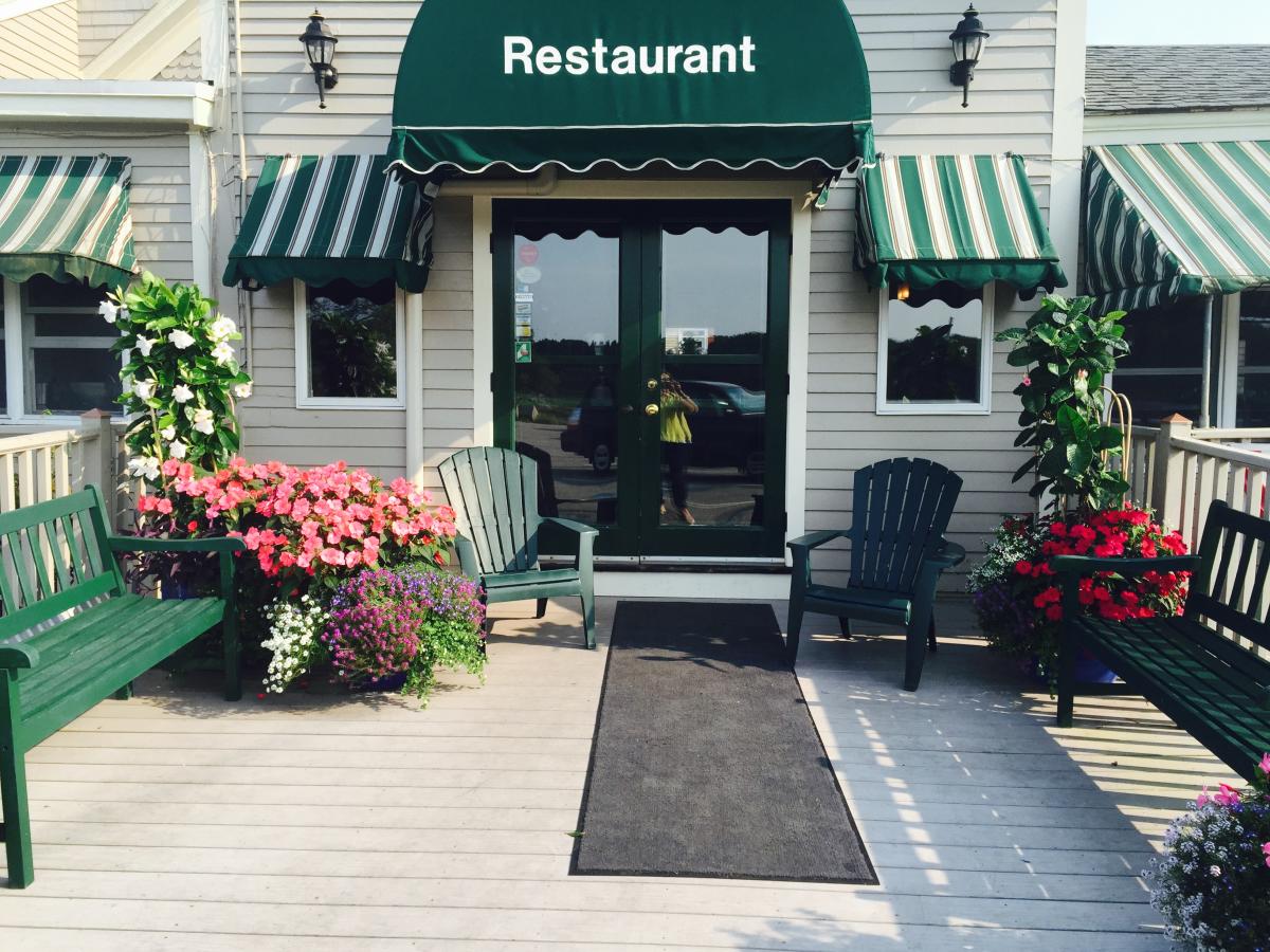 Hurricane Restaurant Kennebunkport ME 04046 hurricane-restaurant-kennebunkport-me-04046