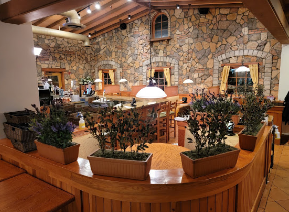 olive garden maple grove hours