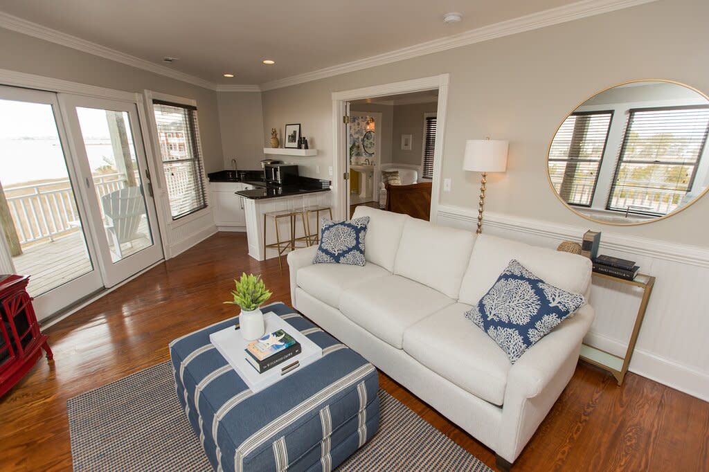 Stay four nights from now until the end of 2022 and get one ...