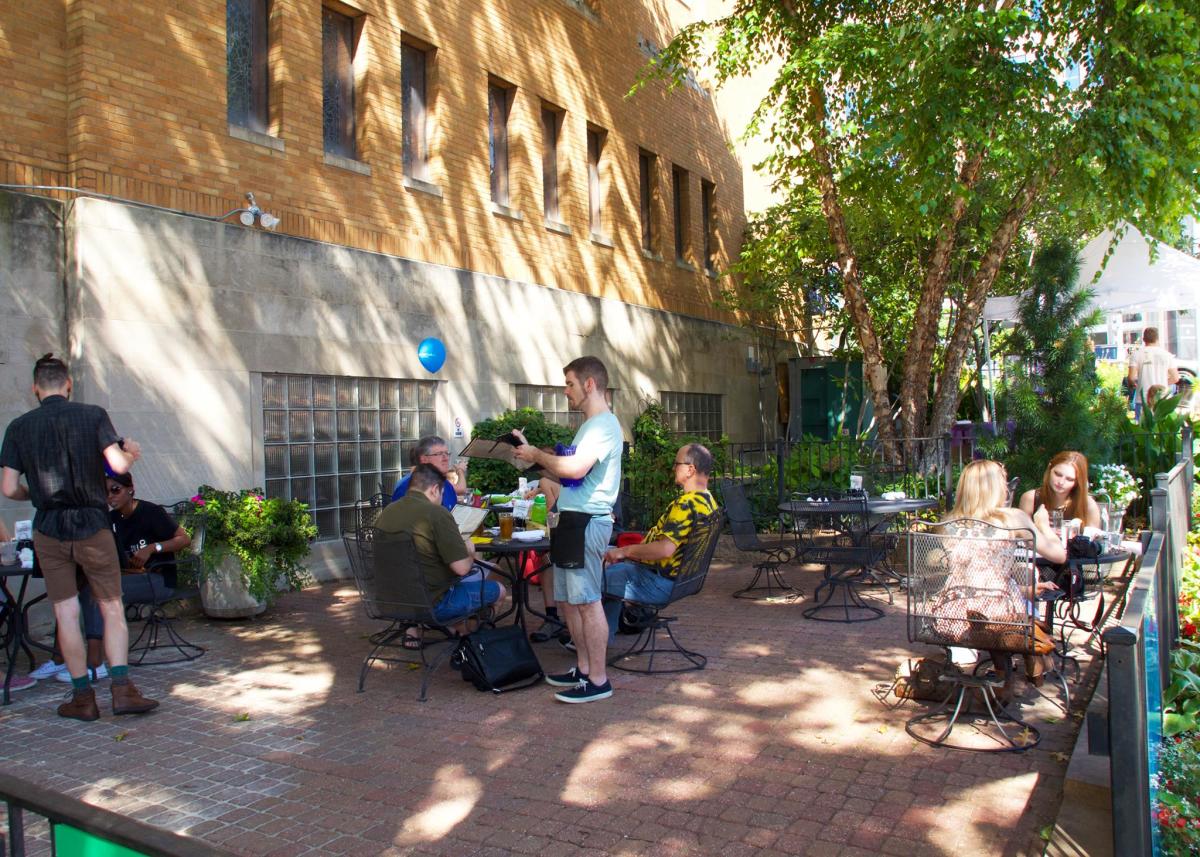 Eden Alley Vegetari 224 Kansas City Mo 64112