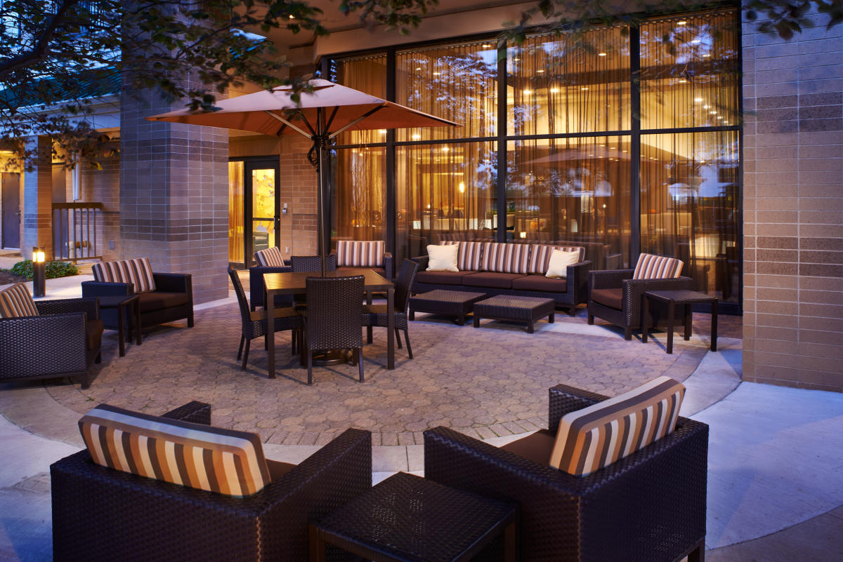 courtyard-by-marriott-at-the-convention-center-overland-park-ks-66211