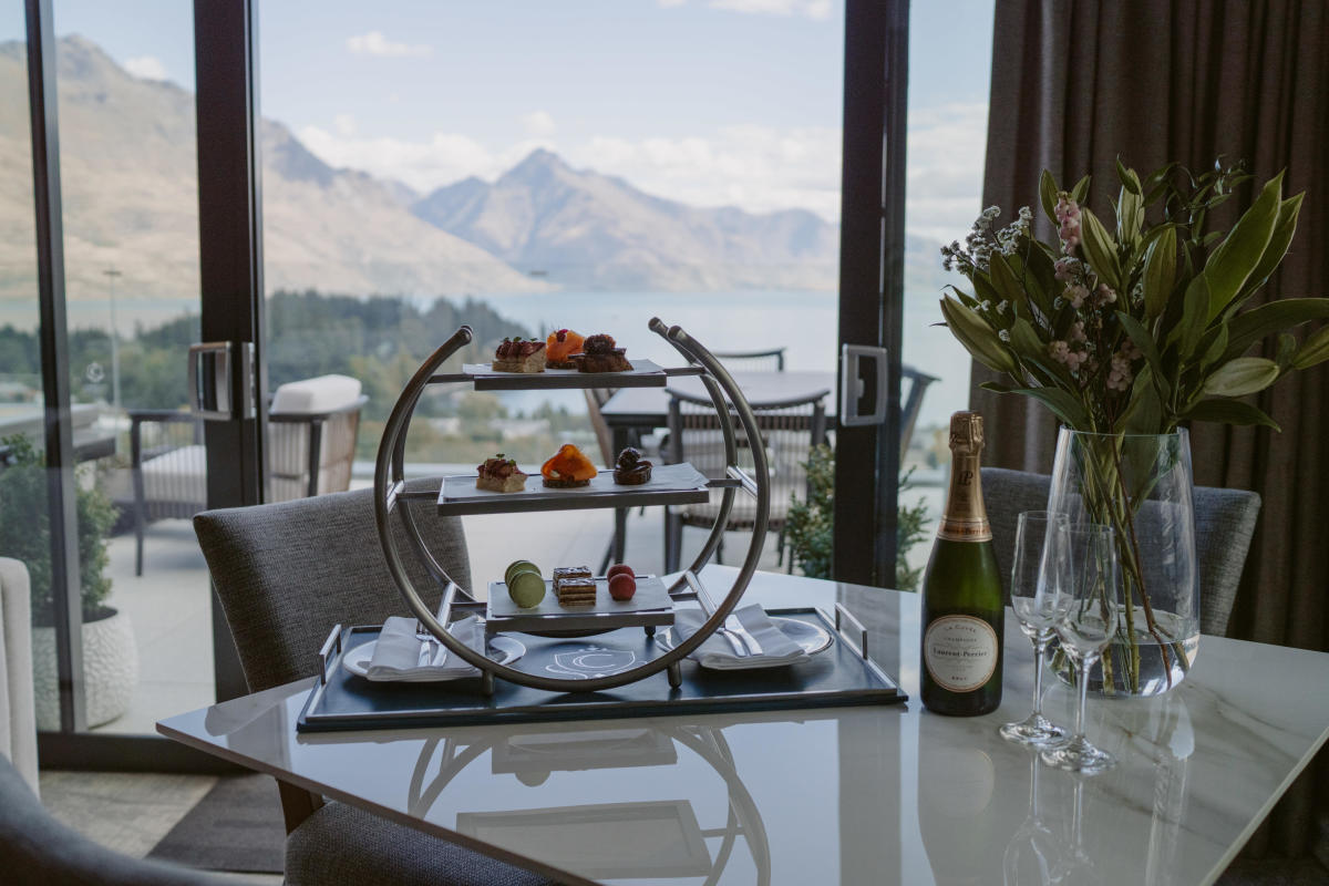 The Carlin Hotel Official Queenstown site