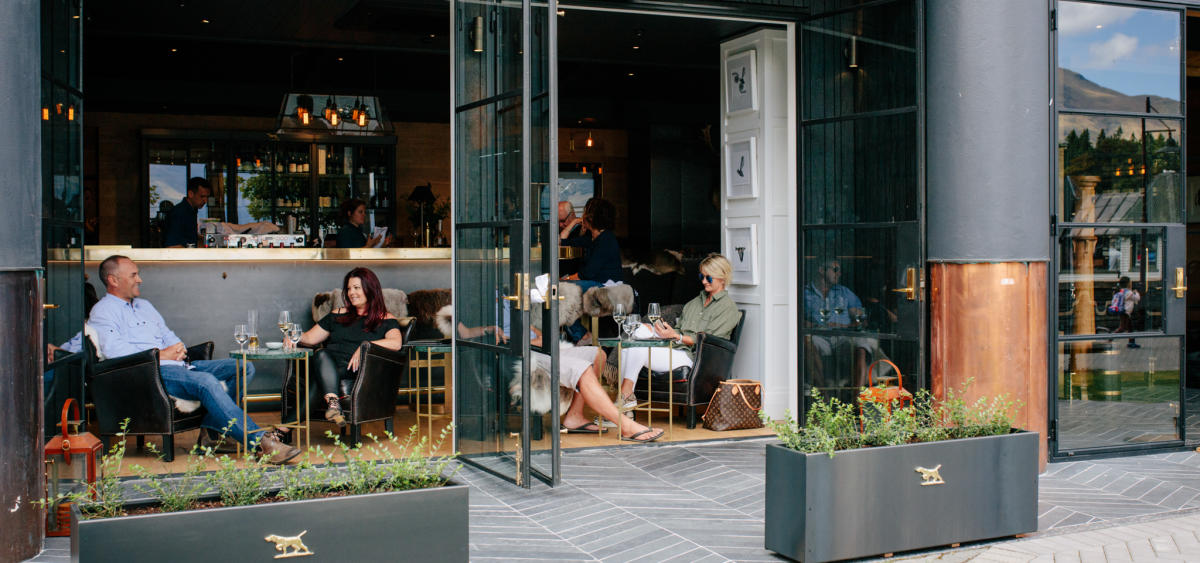 The Lodge Bar Queenstown Official Queenstown site