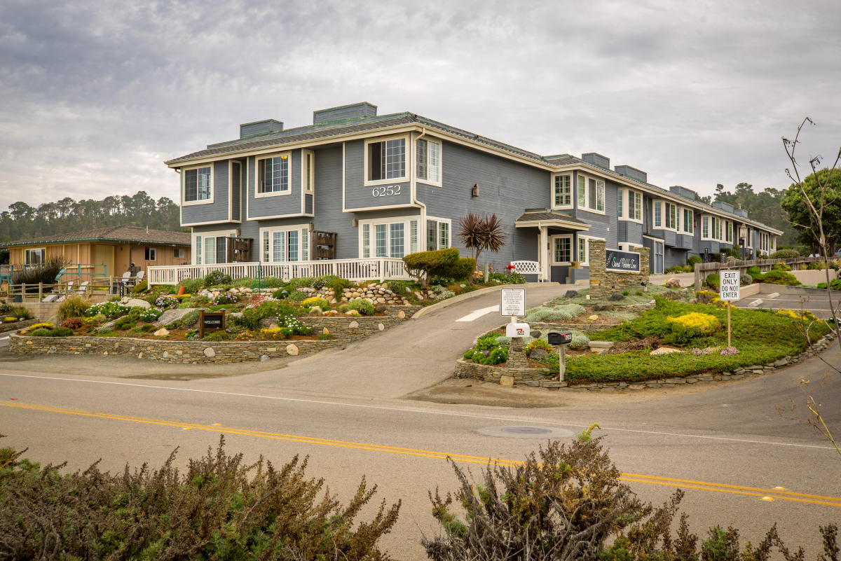 Sand Pebbles Inn