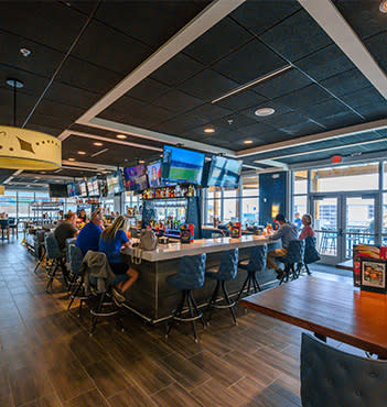 Bar Louie At Courtyard By Marriott