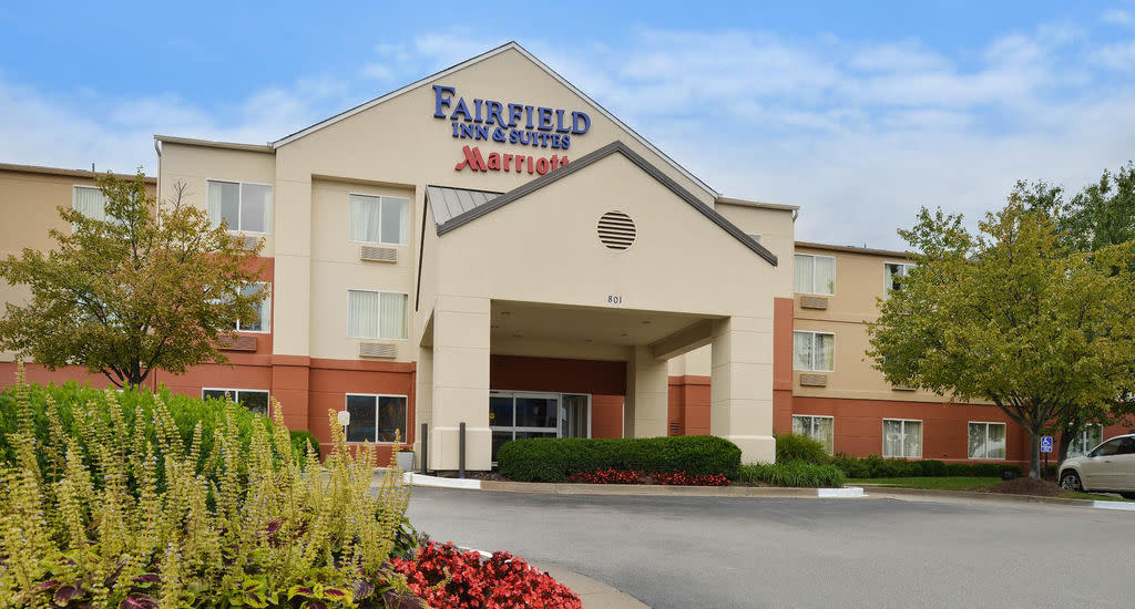 Fairfield Inn Amp Suites By Marriott Saint Charles Mo 63303