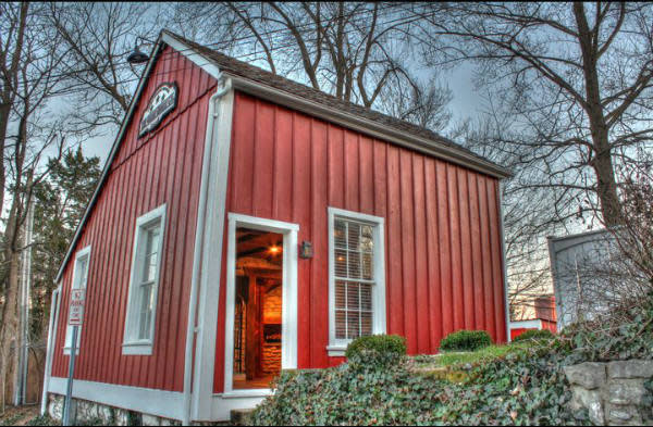 The Red Barn Guest House Saint Charles Mo 63301