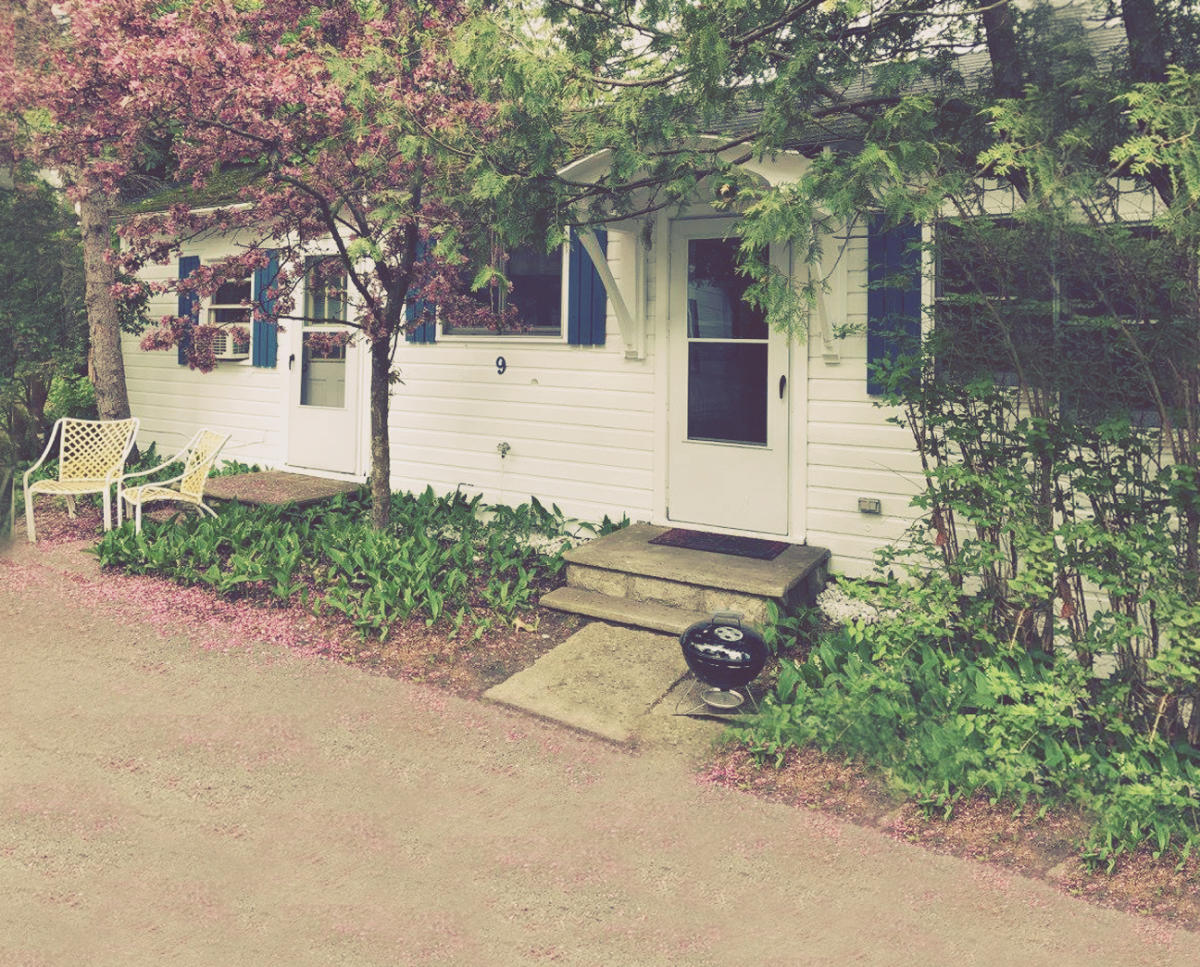 Island View Cottages | Traverse City, MI 49686