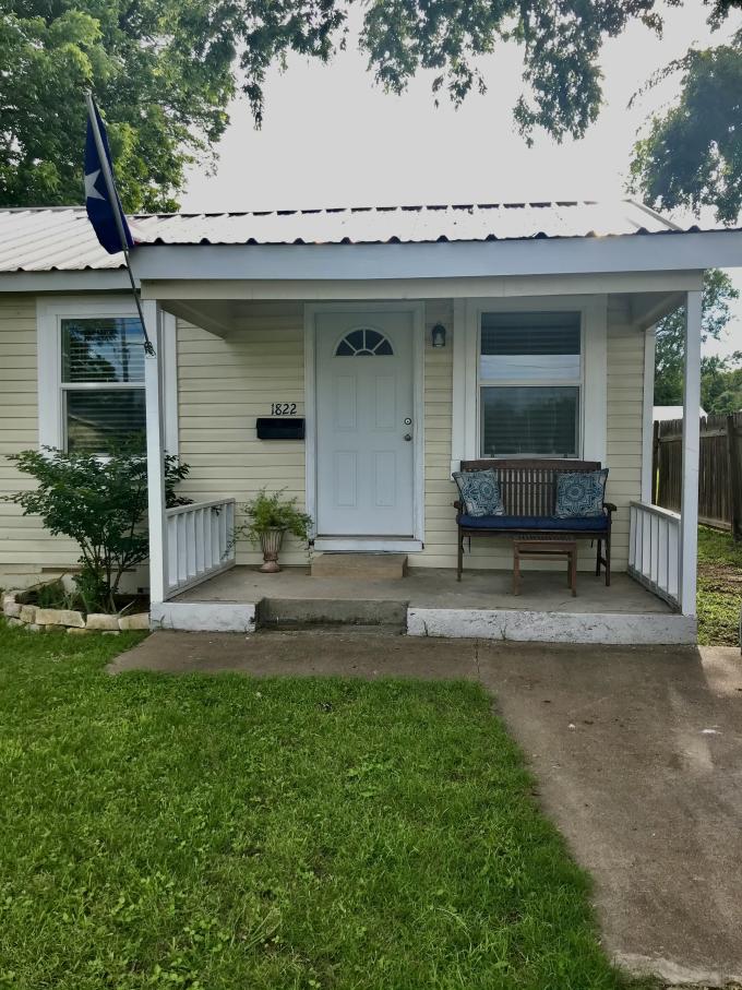 1822 Pecan Street Vacation Rental Bastrop, TX 78602