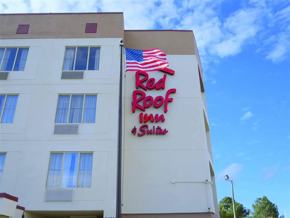 Red Roof Inn Suites Fayetteville Fort Bragg