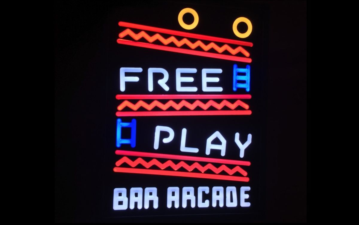 Free Play Bar & Arcade | Providence, RI 02903