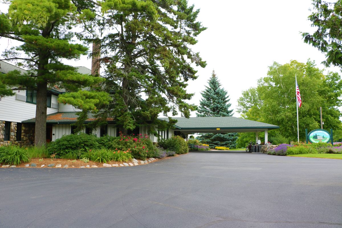 Leland Lodge Leland, MI 49654