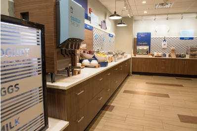 holiday inn express and suites 4