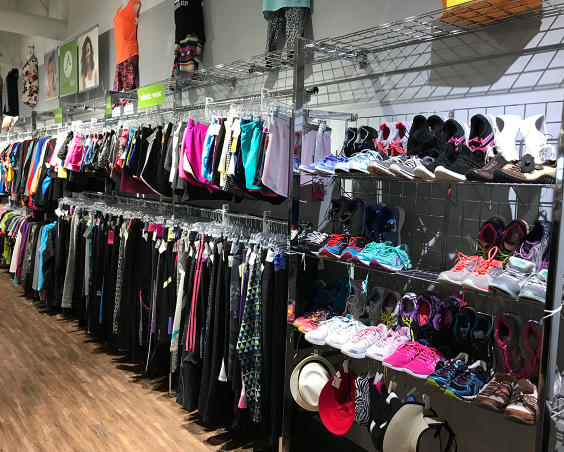 Simply Chic in Plainfield, Indiana - Clothing