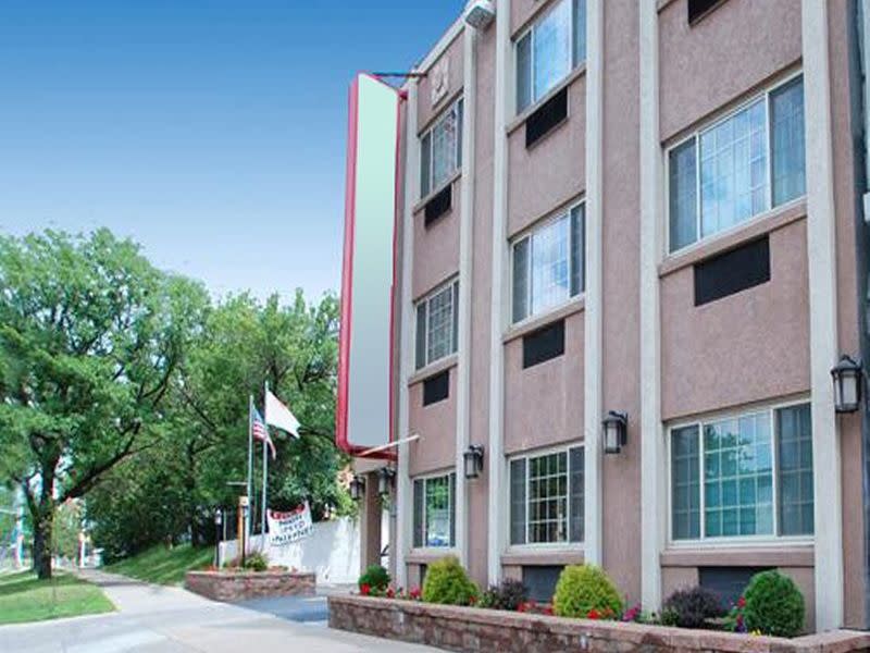 Quality Inn Suites Downtown