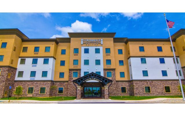 Staybridge Suites Entry
