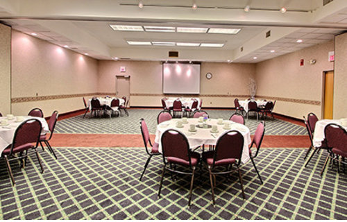 Comfort Inn Suites Madison Airport
