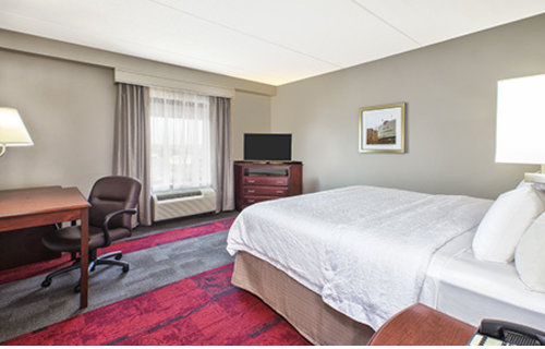 Hampton Inn Suites Madison West