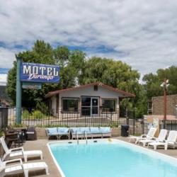 Motel Durango Pool/ Front Office