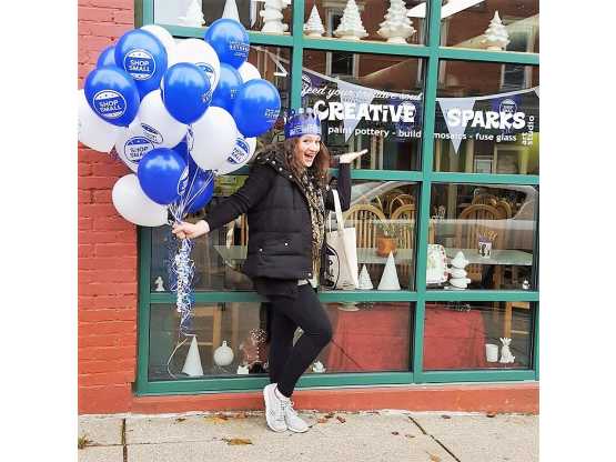 Creative Sparks and Balloonatics Blue and White Balloons