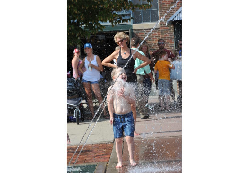 Soaking up the sun and a little water at the Iowa State Fair