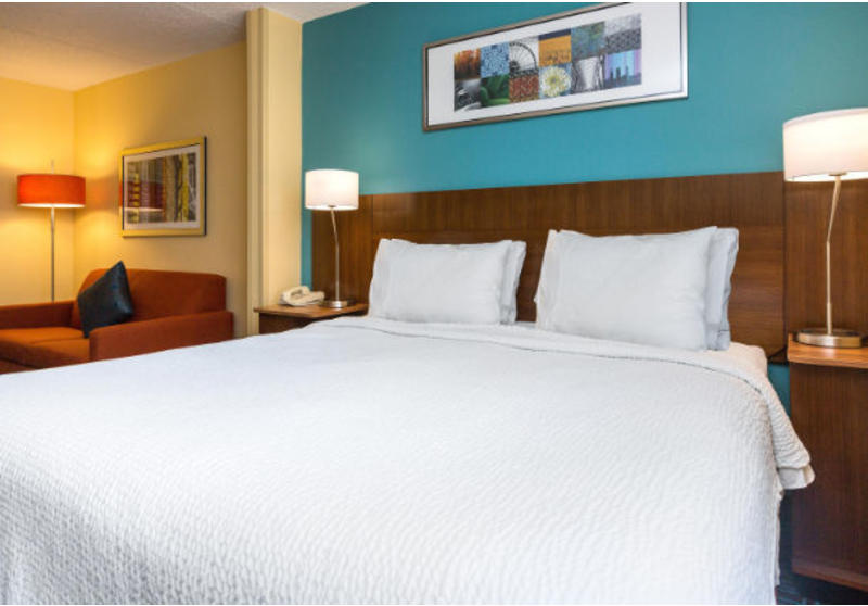 King Guest Room with Sofabed