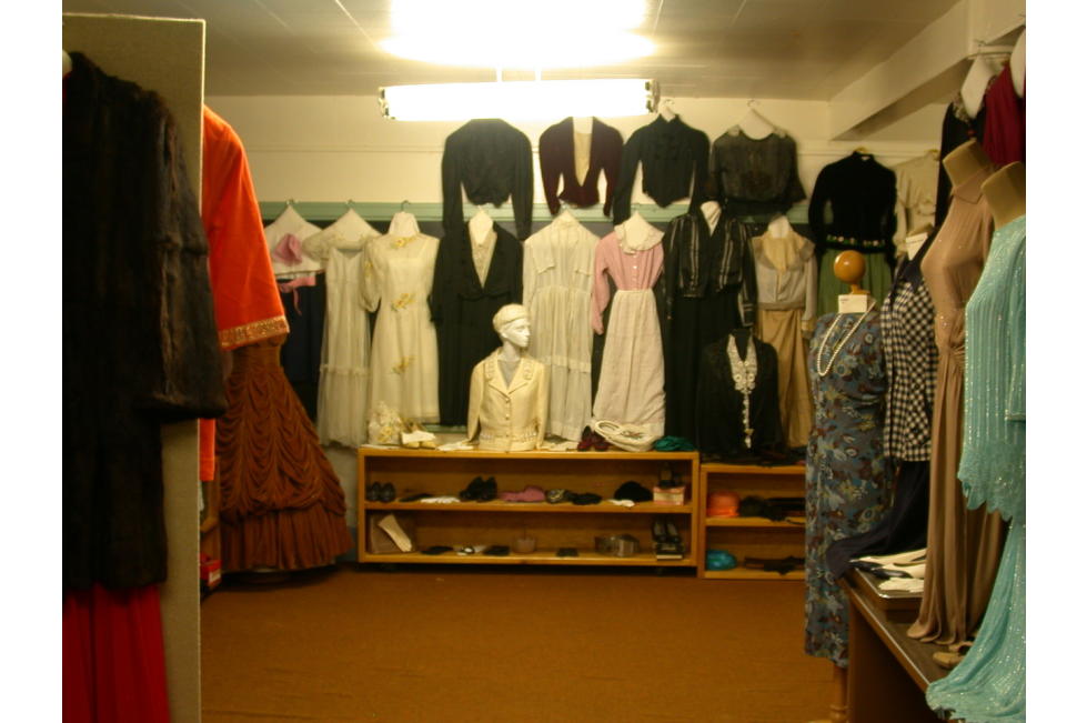 Old Dresses at the Peteetneet Museum