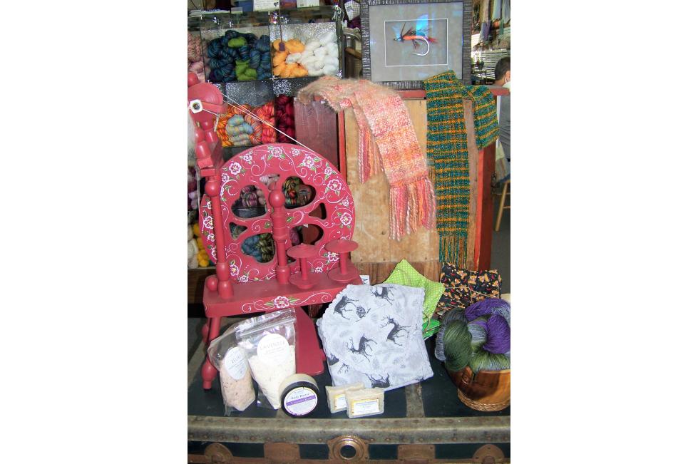 Yard and Gifts