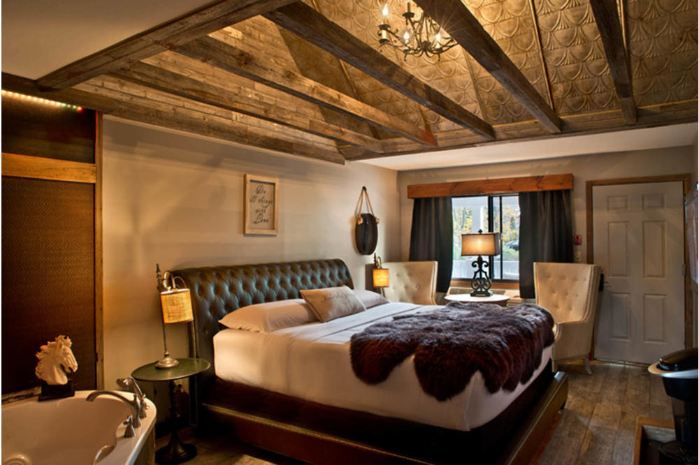 Carriage House Guestroom - Room 25