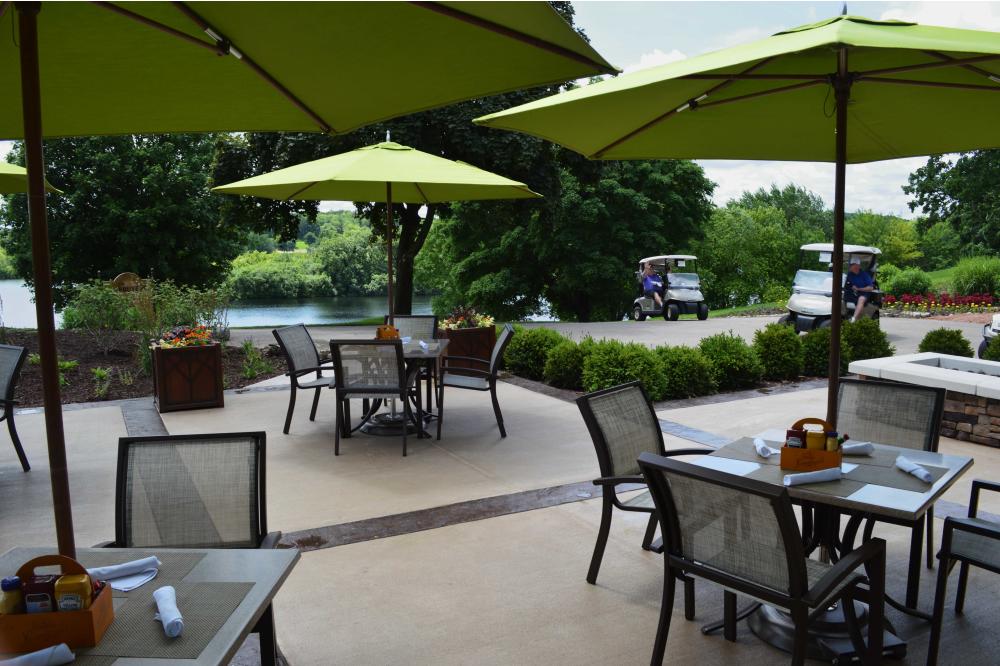 Links-Patio_tableLR.jpg