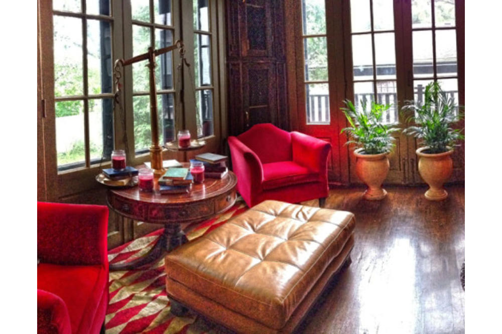 Maxwell-Mansion-cognac-parlor.jpg