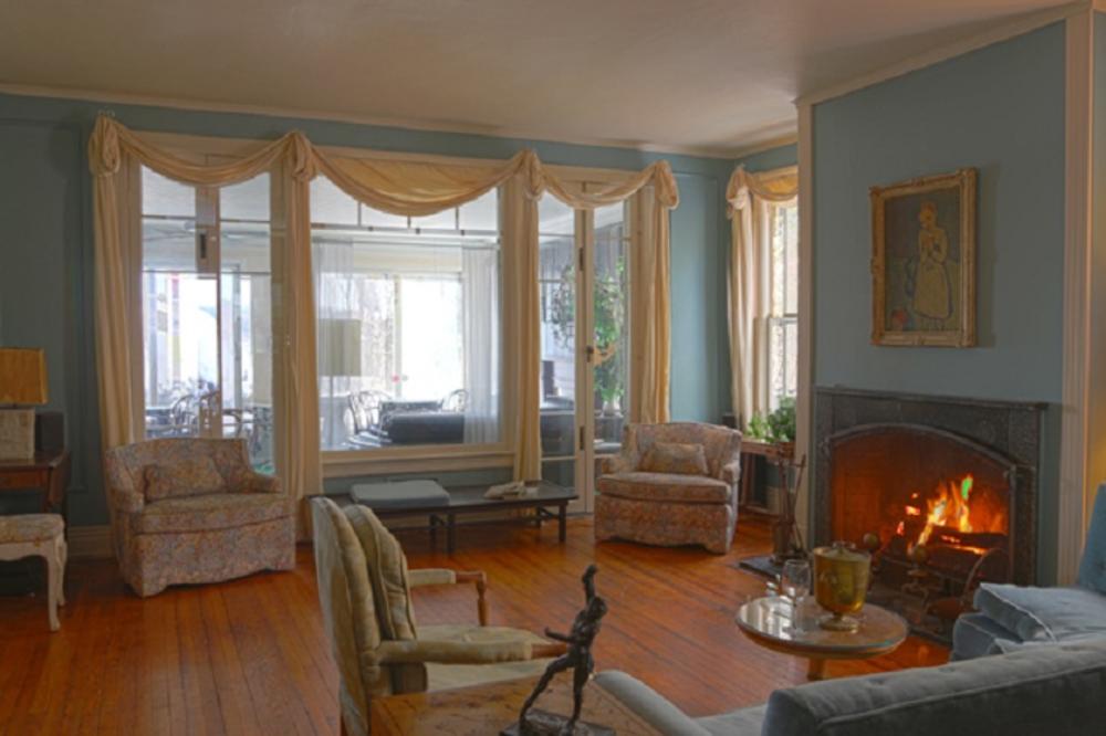 Boutique_Inn_and_Cottage.jpg