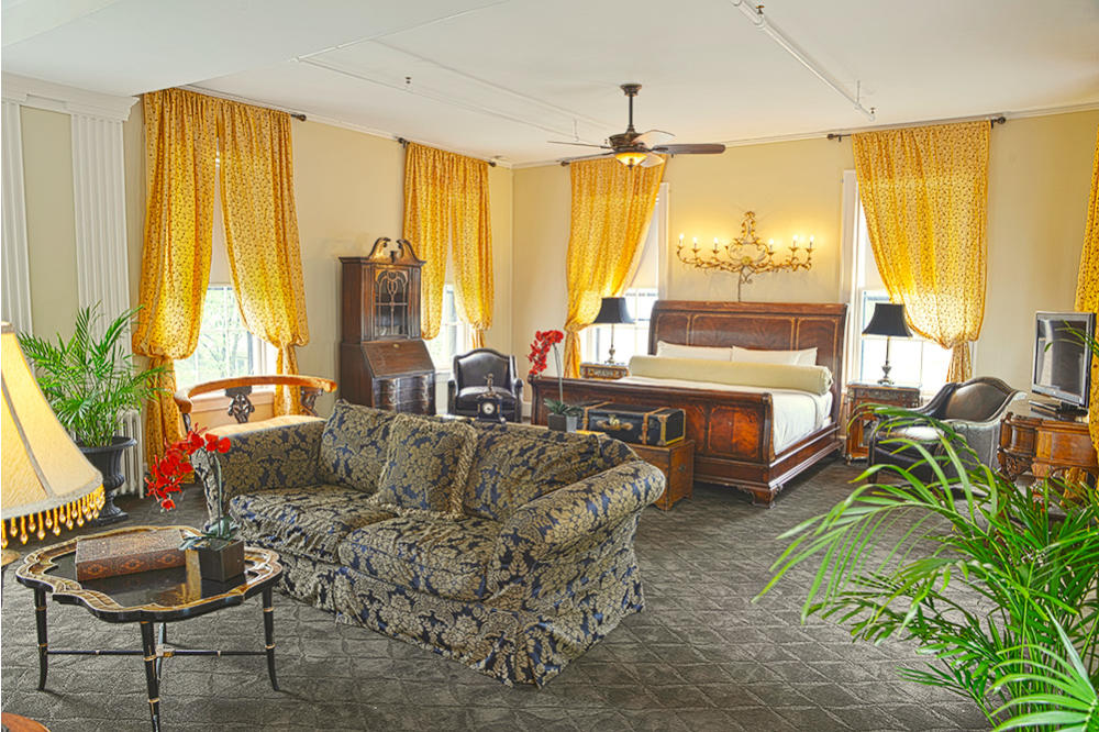 Mansion Guestroom - Grant Suite