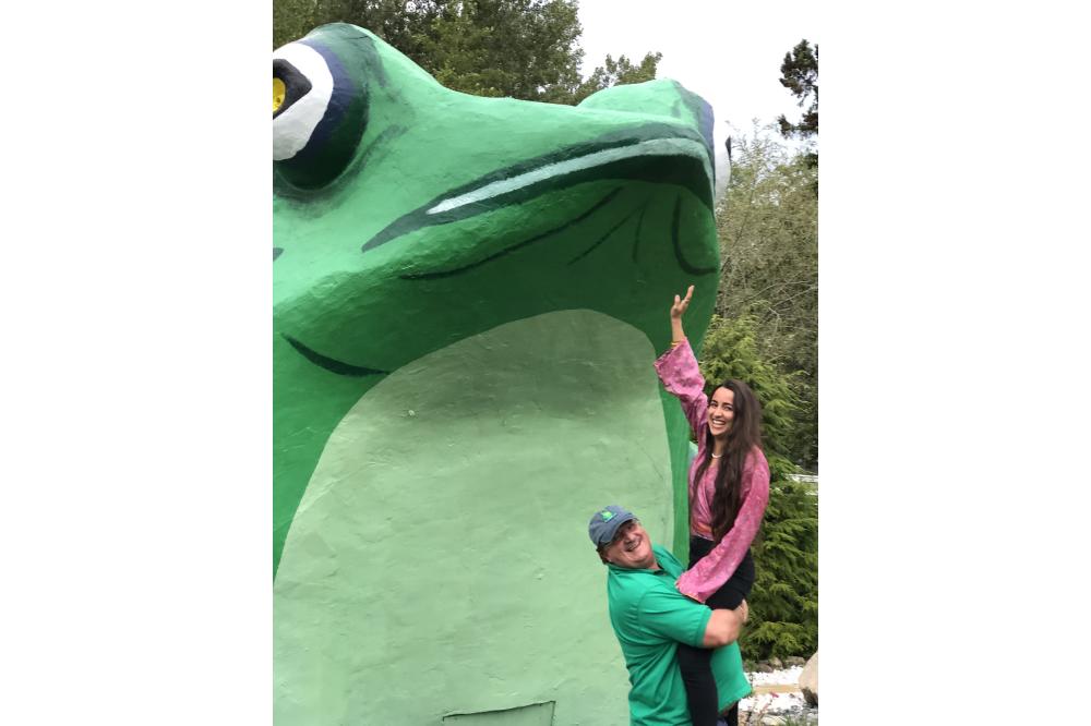photo op frog